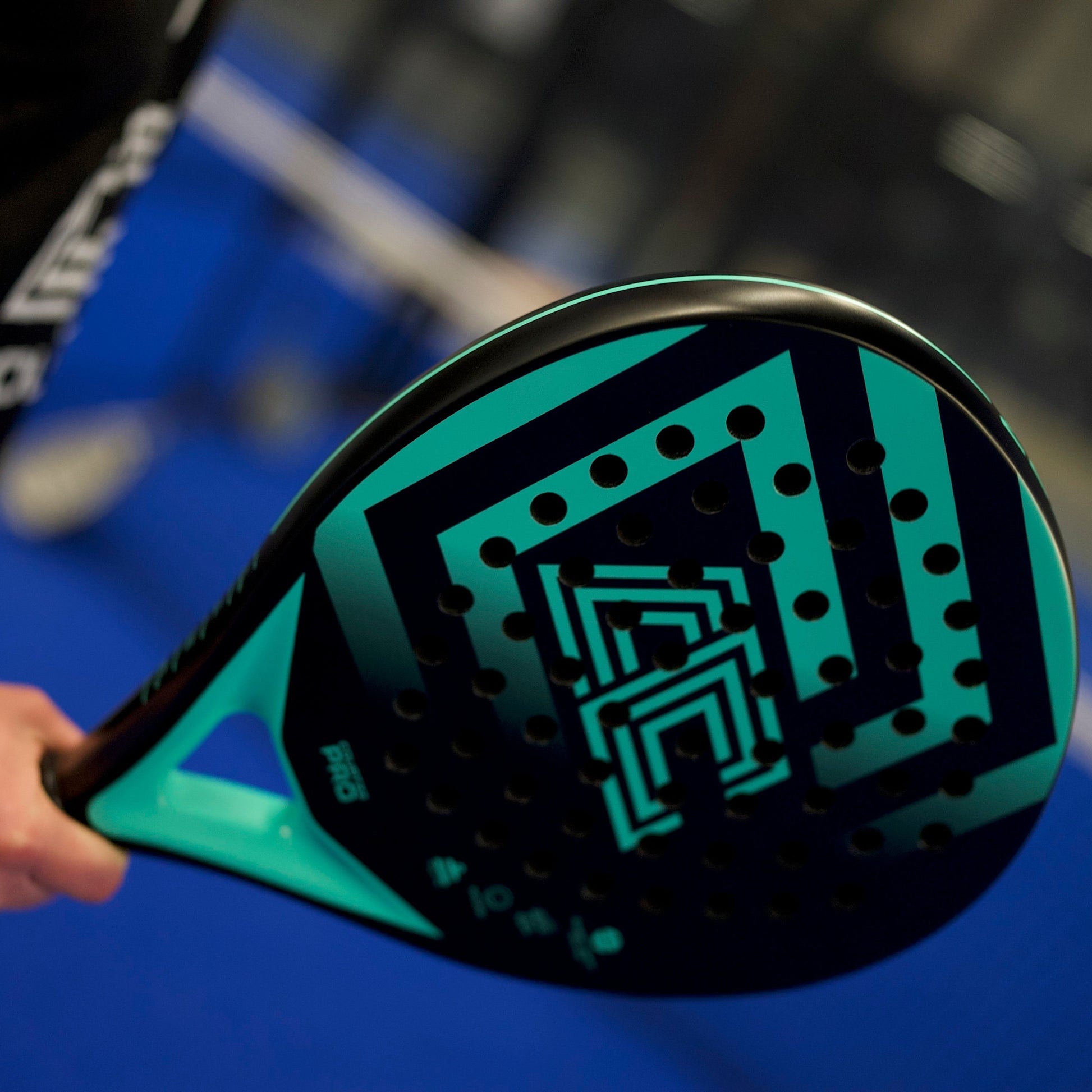 PRO Padel Schläger mit 3K Carbon und Soft EVA – rund, komfortabel & leistungsstark